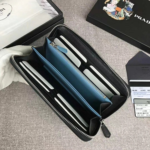 プラダ財布素材ディテール